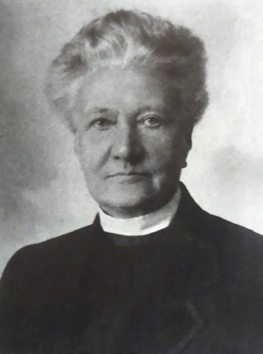 Portrait of Dr. Amira Hassan, Islamic Heritage Specialist